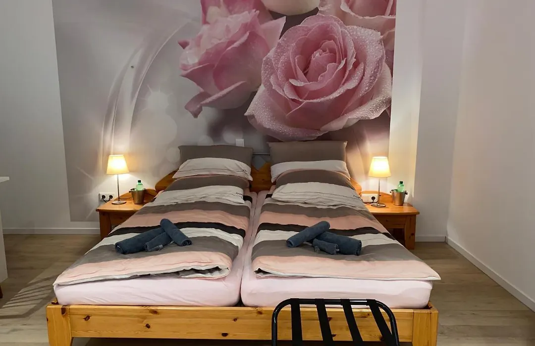 Home-Rose-Garden-Gaestehaus Kontaktloser Zugang-1
